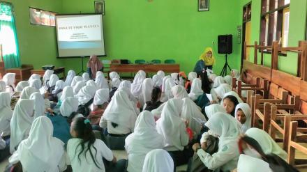 sosialisasi fiqi napza wanita di smp 